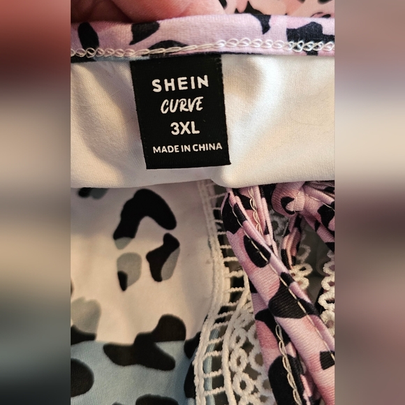 Women's 3X cold shoulder top - Picture 4 of 4